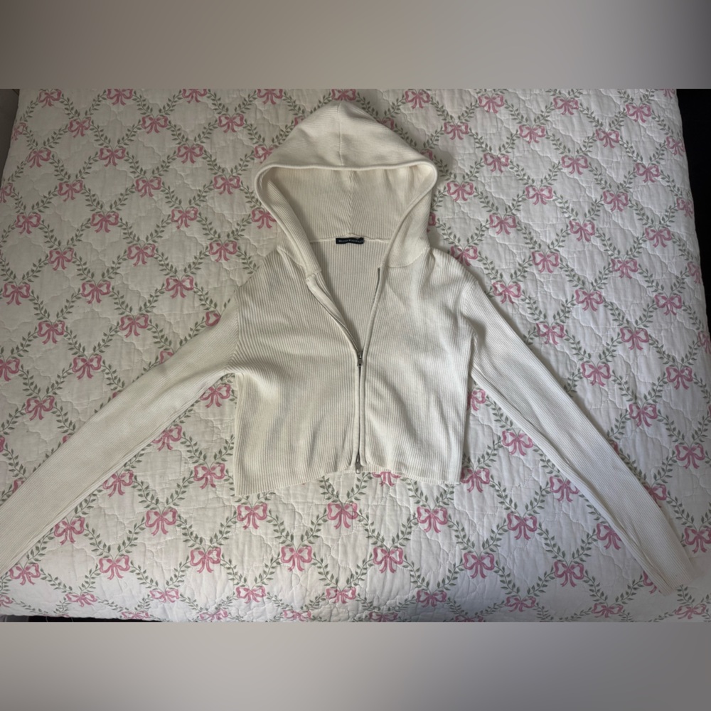 Brandy Melville Off-White Ribbed Zip-Up Hoodie